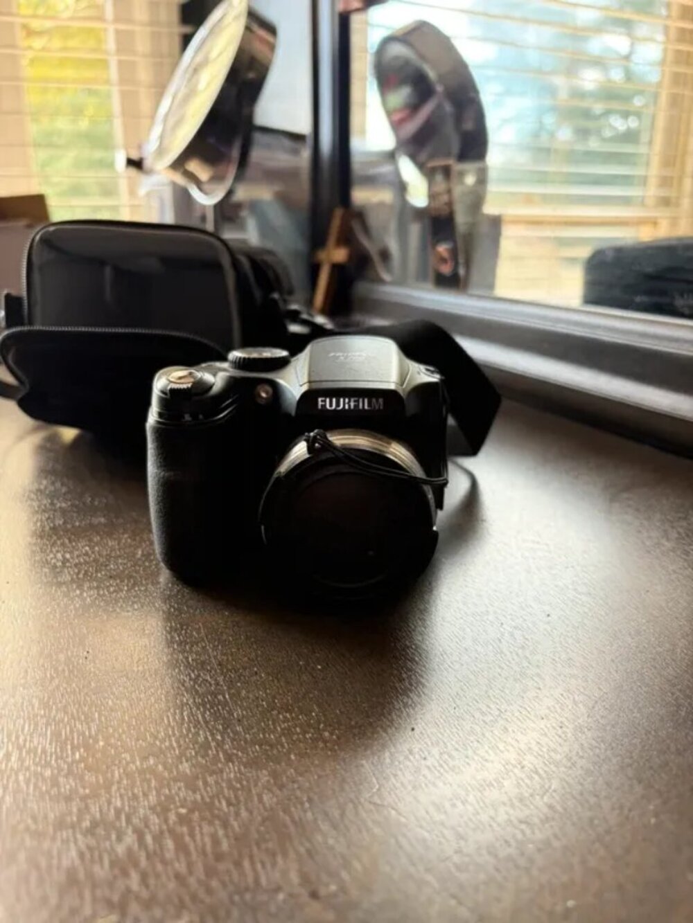 Fujifilm FinePix S700 Digital Camera + Lowepro Carrying Case